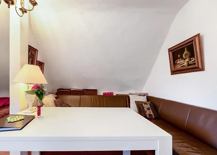 Hildegard Von Nell טרייר