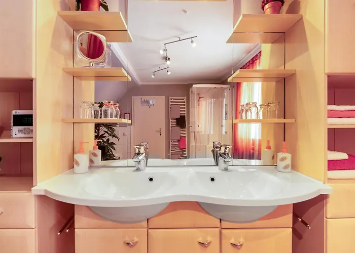 Hildegard Von Nell * Τρίερ