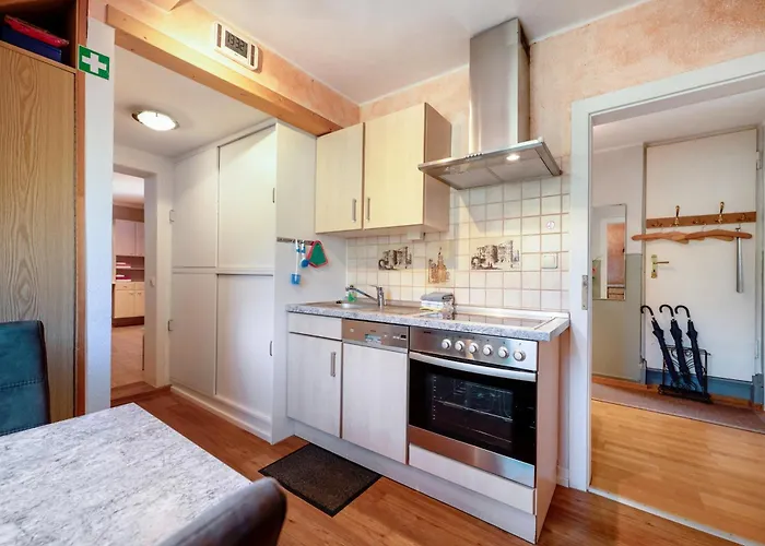 Hildegard Von Nell טרייר