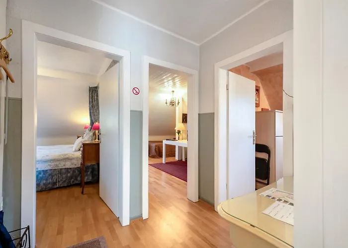 Hildegard Von Nell Τρίερ